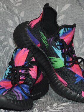Unisex Sports Sneakers – Exclusive Design – super lightweight and ultra comforta